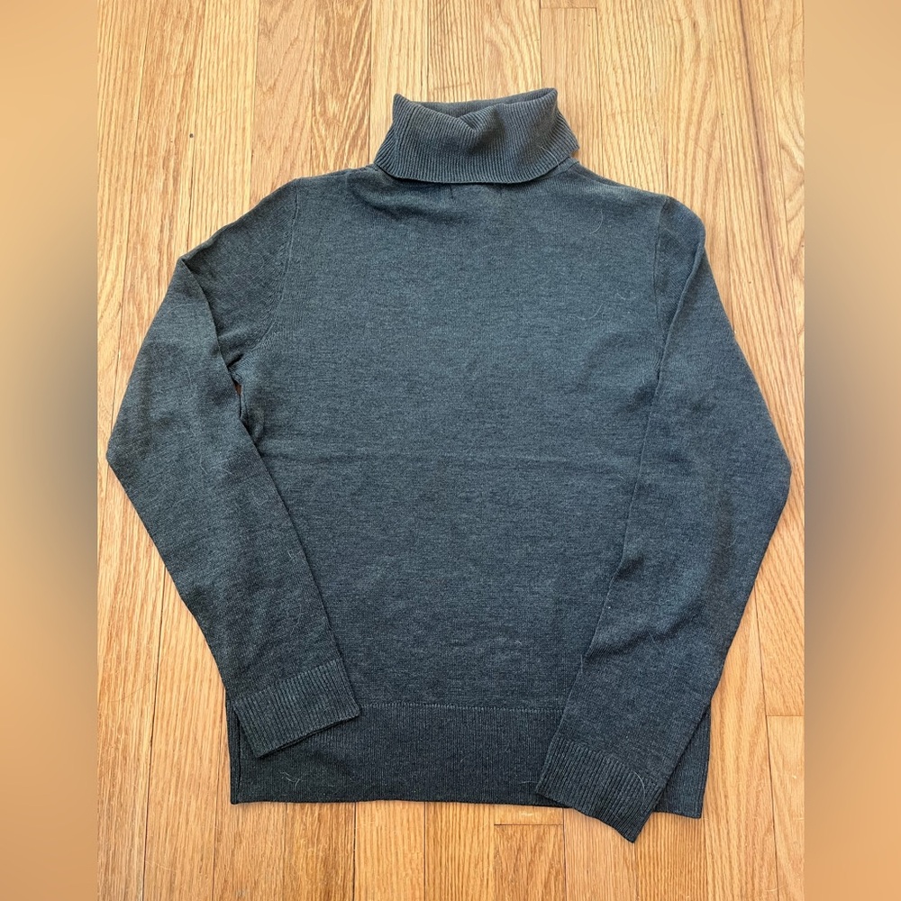 Women’s Select & Trend Turtleneck Sweater - Charcoal - Small
